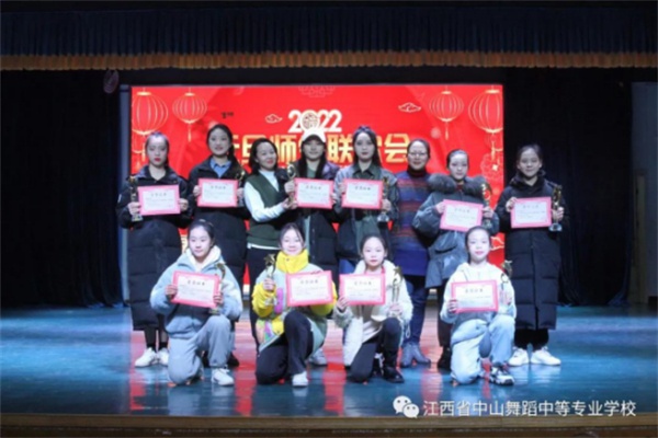 1642149177126959.jpg 1642145083308002169.jpg